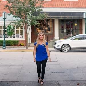 Meet your Posher, Whitney